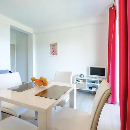 Daire One-bedroom In Cavtat