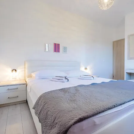 One-bedroom In Apartamento Cavtat