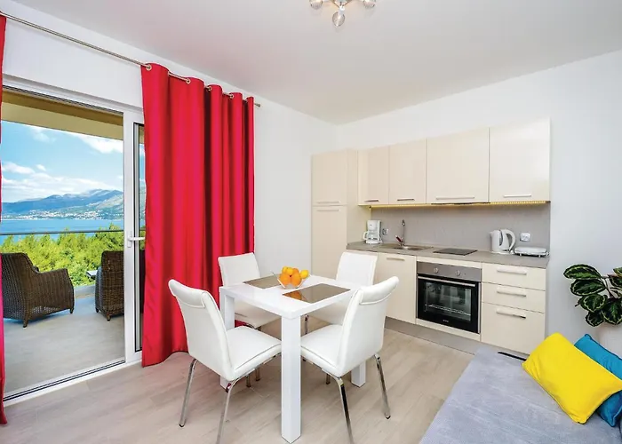 One-bedroom In Apartment *