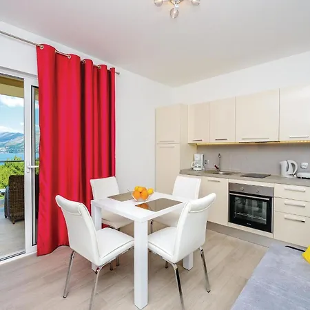 One-bedroom In Apartment *